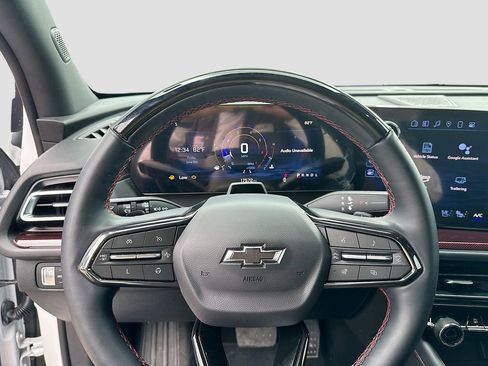 Used 2024 Chevrolet Traverse RS FWD image 14