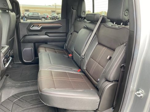 Used 2023 Chevrolet Silverado 1500 High Country w/ Technology Package AWD/4WD image 27