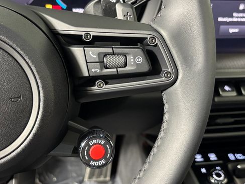 Used 2025 Porsche 911 Carrera image 25