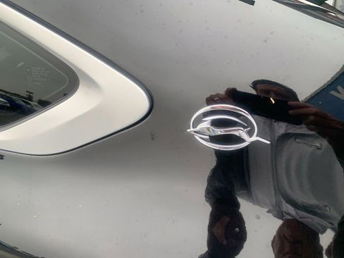 Used 2019 Chevrolet Impala Premier FWD image 9