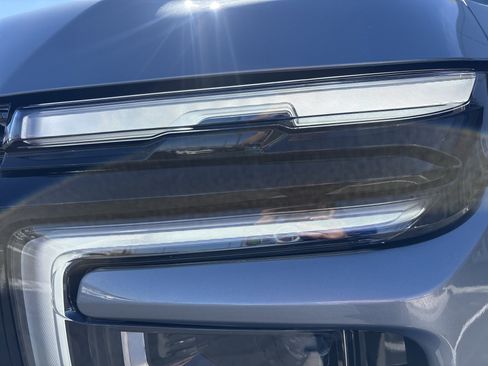 New 2026 Chevrolet Tahoe High Country AWD/4WD image 11