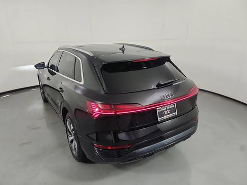 Used 2024 Audi Q8 e-tron Premium Plus AWD/4WD image 34