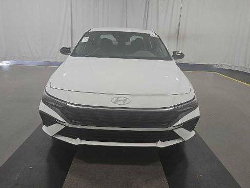 Used 2026 Hyundai Elantra Sport FWD image 3
