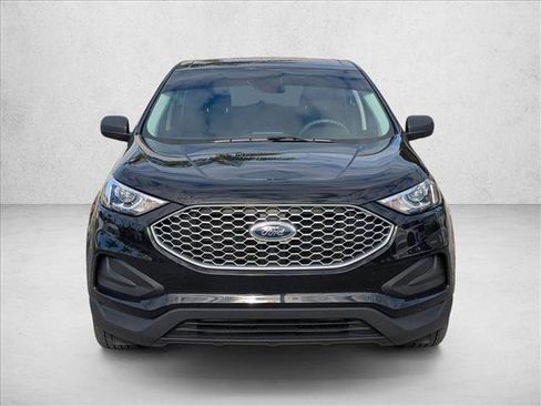 Used 2024 Ford Edge SE image 2