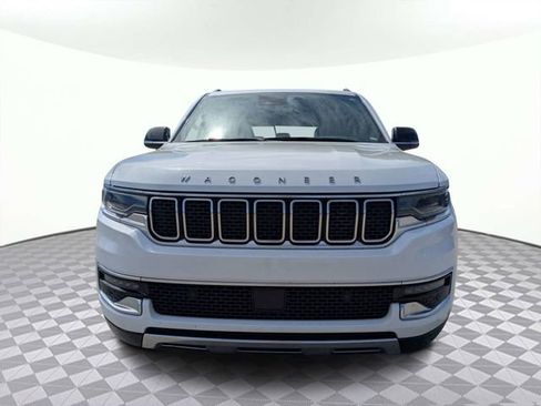 Used 2023 Jeep Wagoneer L Series III RWD image 8