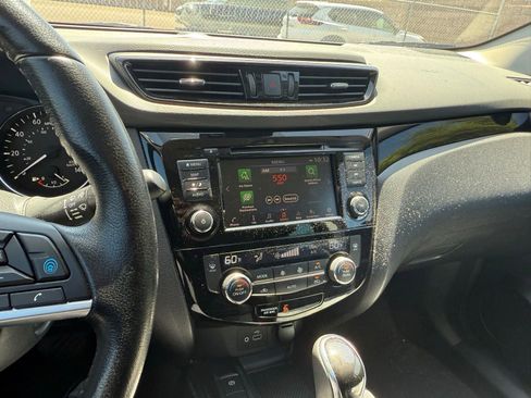 Used 2021 Nissan Rogue Sport SL w/ Premium Package FWD image 20