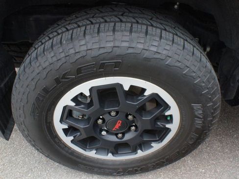 Used 2025 Toyota 4Runner TRD Off-Road AWD/4WD image 25