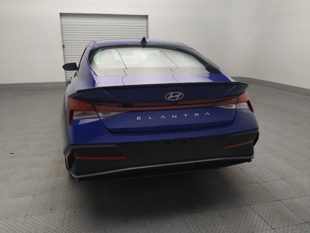 Used 2025 Hyundai Elantra Sport FWD image 6