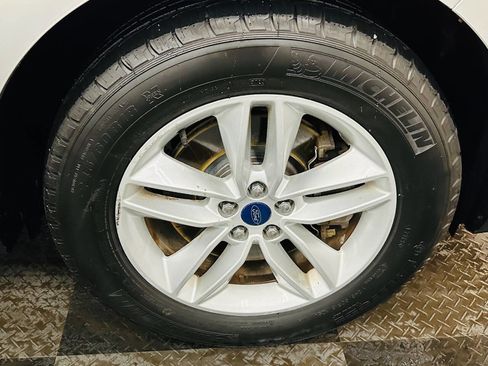 Used 2015 Ford Edge SEL image 31