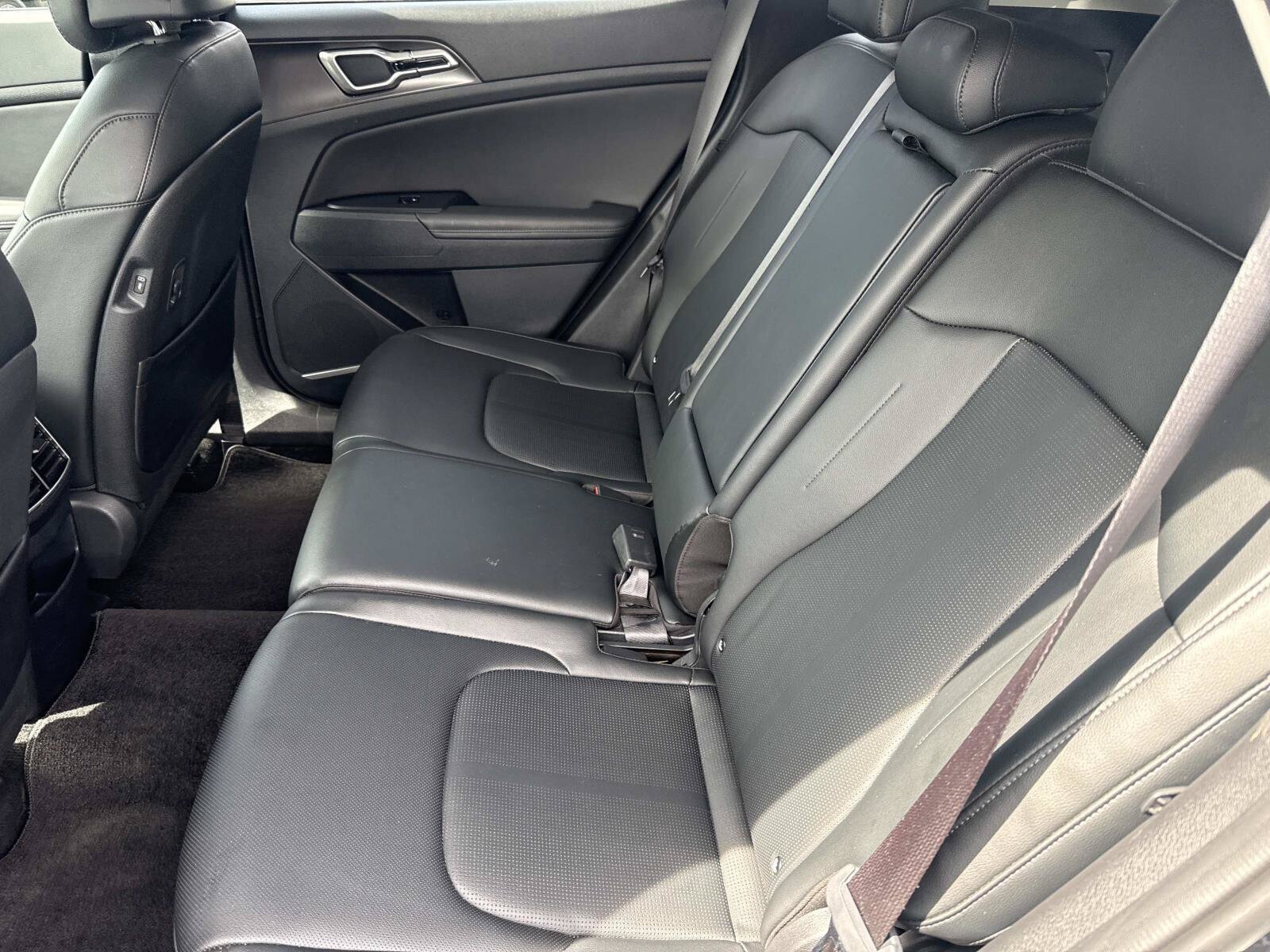 Used 2026 Kia Sportage EX FWD image 16