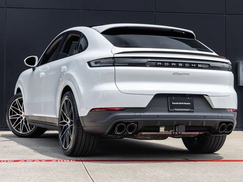 New 2026 Porsche Cayenne Coupe AWD/4WD image 3