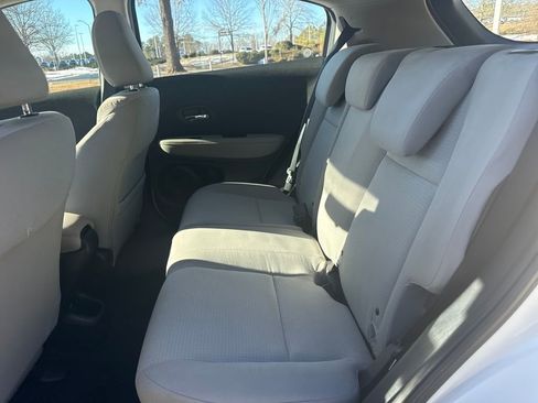 Used 2022 Honda HR-V LX image 26
