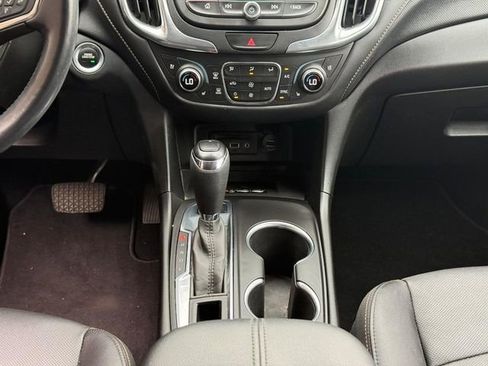 Used 2021 Chevrolet Equinox Premier AWD/4WD image 14