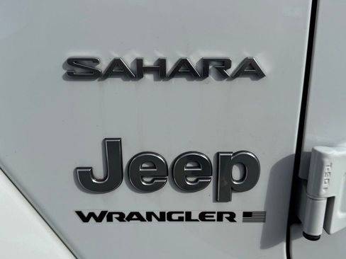 Used 2024 Jeep Wrangler Sahara w/ Safety Group image 40