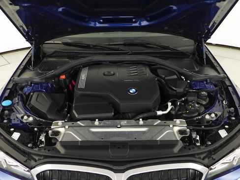 Used 2023 BMW 330i xDrive Sedan w/ Premium Package AWD/4WD image 6