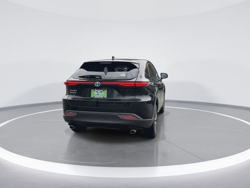 Used 2023 Toyota Venza LE image 8