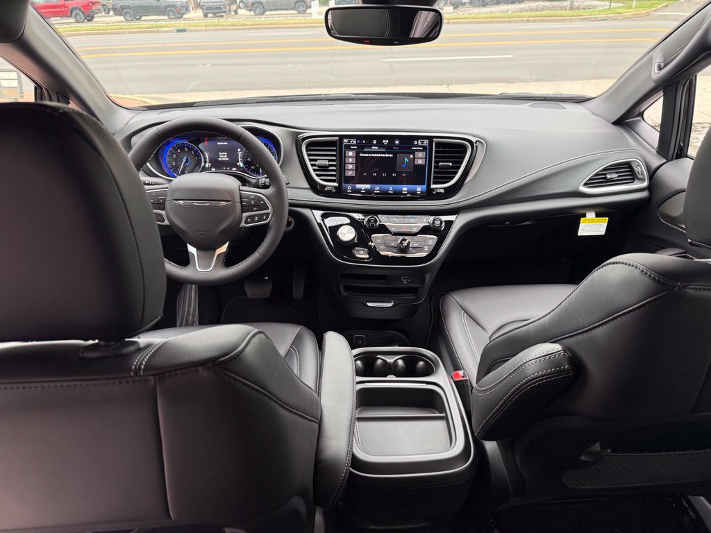 New 2027 Chrysler Pacifica Select FWD image 20