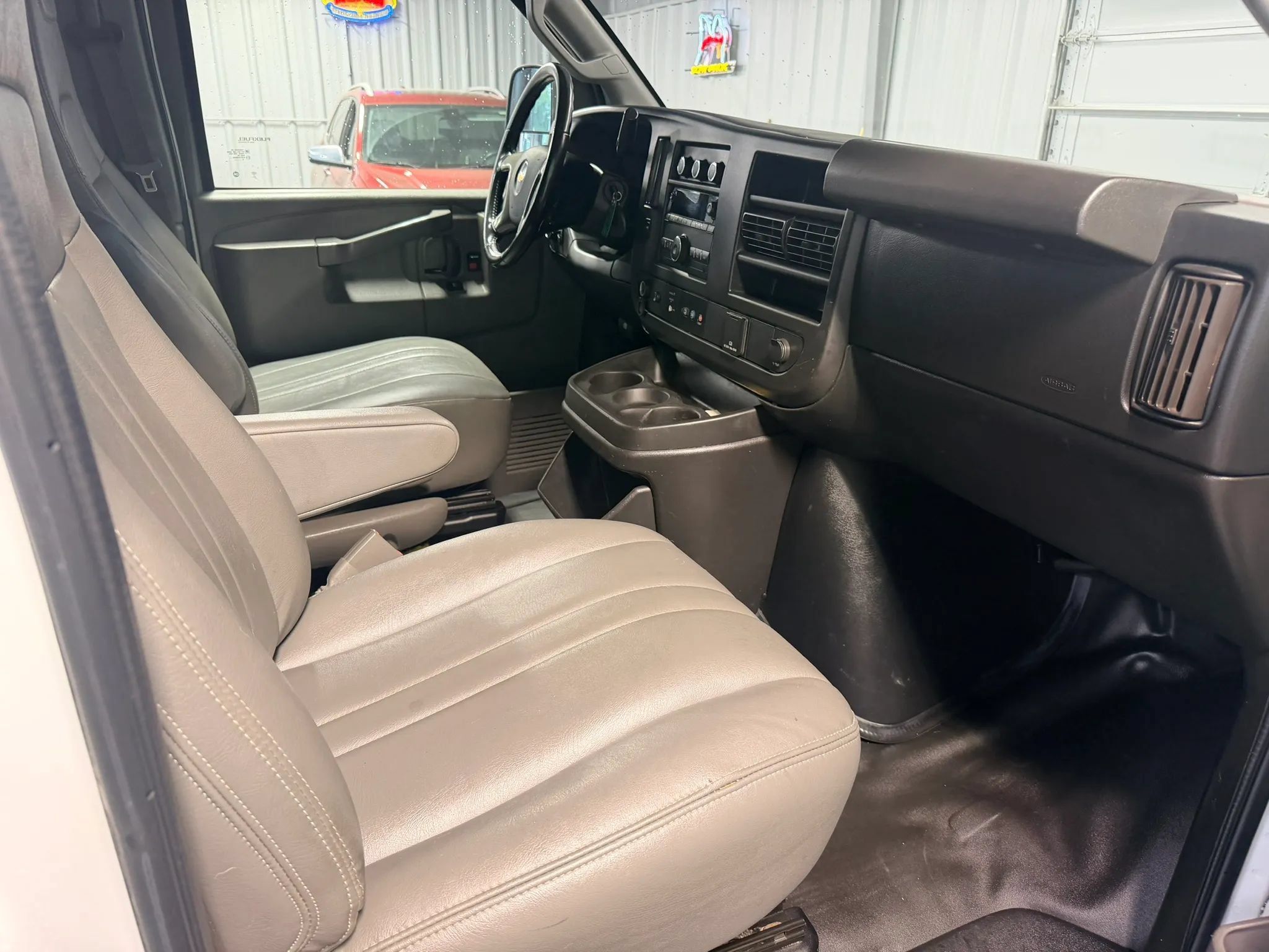 Used 2018 Chevrolet Express 3500 Extended w/ Driver Convenience Package RWD image 11
