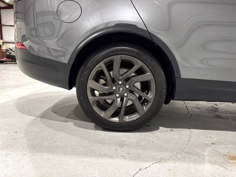 Used 2018 Land Rover Discovery HSE image 75