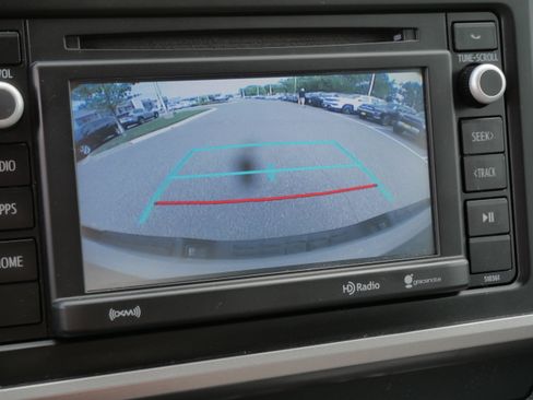 Certified 2019 Toyota Tacoma SR5 AWD/4WD image 32