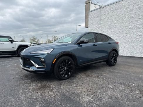 Used 2025 Buick Envista Sport Touring w/ Experience Buick Package image 3