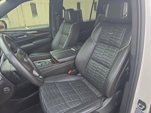 Certified 2023 Cadillac Escalade ESV Sport Platinum image 16