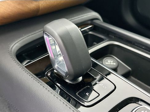 Certified 2023 Volvo XC90 T8 Plus image 17