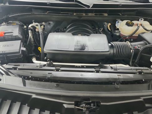 Certified 2025 Cadillac Escalade Sport Platinum w/ LPO, Floor Liner Package AWD/4WD image 16