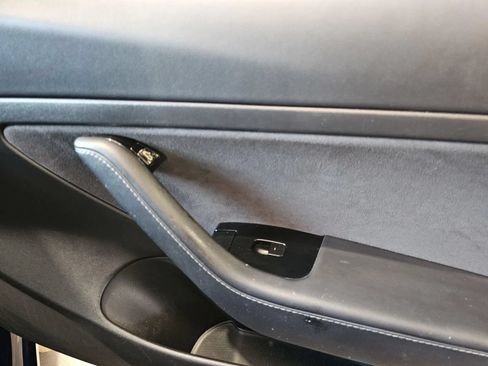 Used 2020 Tesla Model 3 Standard Range RWD image 6