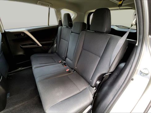 Used 2016 Toyota RAV4 LE FWD image 21