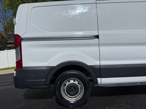 Used 2018 Ford Transit 150 130 Low Roof RWD image 32