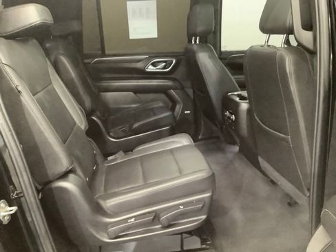 Used 2021 Chevrolet Suburban Z71 w/ Luxury Package AWD/4WD image 36