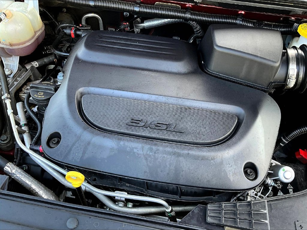 Used 2023 Chrysler Pacifica Touring-L FWD image 31