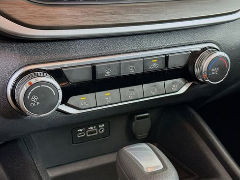 Used 2025 Nissan Altima 2.5 SV image 23