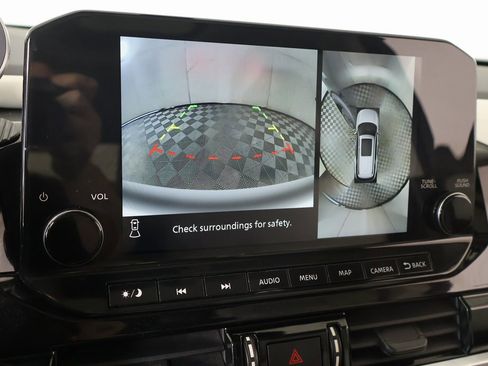 Used 2022 Nissan Pathfinder SL w/ SL Premium Package image 6