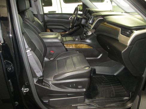 Used 2017 GMC Yukon XL Denali w/ Open Road Package image 6