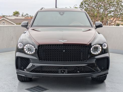 Certified 2025 Bentley Bentayga image 10