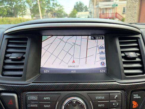 Used 2019 Nissan Pathfinder SL AWD/4WD image 31