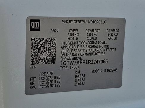 Used 2024 GMC Savana 2500 w/ Driver Convenience Package RWD image 30
