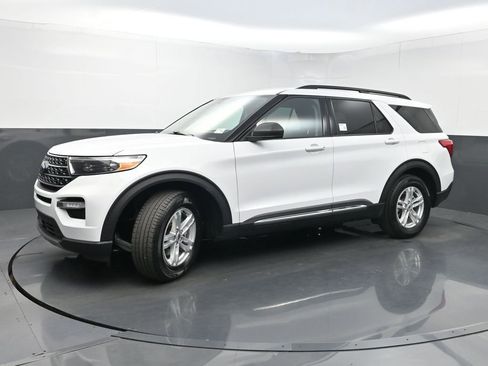 Used 2023 Ford Explorer XLT w/ Equipment Group 202A image 21