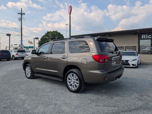 Used 2014 Toyota Sequoia Platinum AWD/4WD image 9