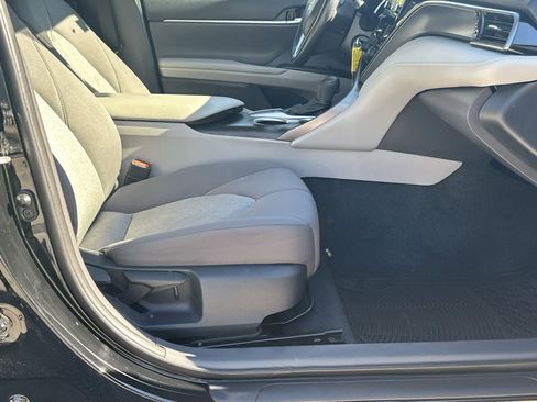 Used 2022 Toyota Camry LE image 13