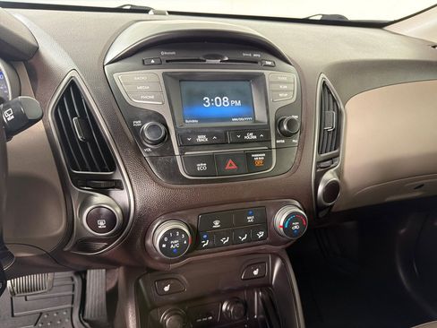 Used 2014 Hyundai Tucson SE AWD/4WD image 16