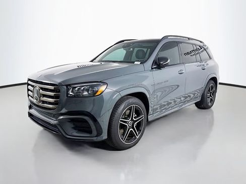 Used 2026 Mercedes-Benz GLS 450 4MATIC image 3