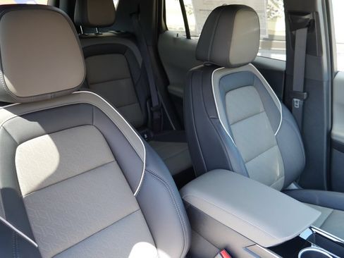 New 2027 Chevrolet Equinox LT w/ Convenience Package II AWD/4WD image 11