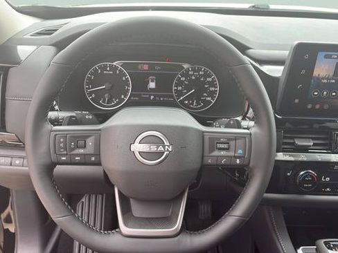 New 2026 Nissan Pathfinder SV w/ SV Premium Package FWD image 22