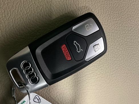 Used 2018 Audi Q5 2.0T Premium Plus w/ Premium Plus Package AWD/4WD image 13