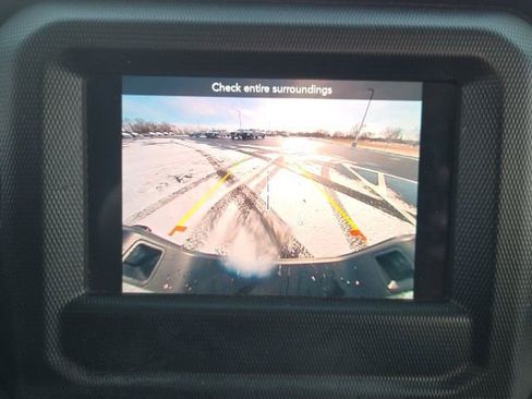 Used 2022 Jeep Gladiator Sport image 21