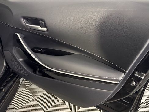 Used 2025 Toyota Corolla XSE image 32