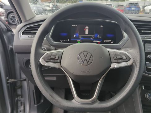 Used 2023 Volkswagen Tiguan S image 17